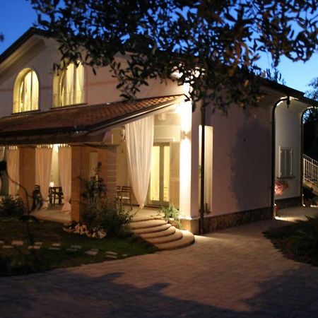 I Salici Villa Marina di Massa Exterior foto